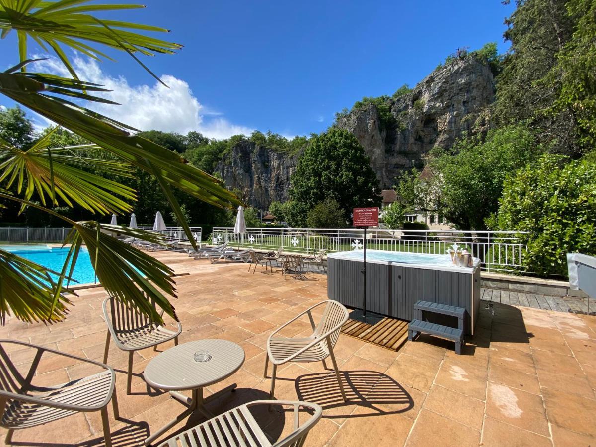 Logis Hotels - Hotel Restaurant Domaine Les Falaises Martel Exterior photo