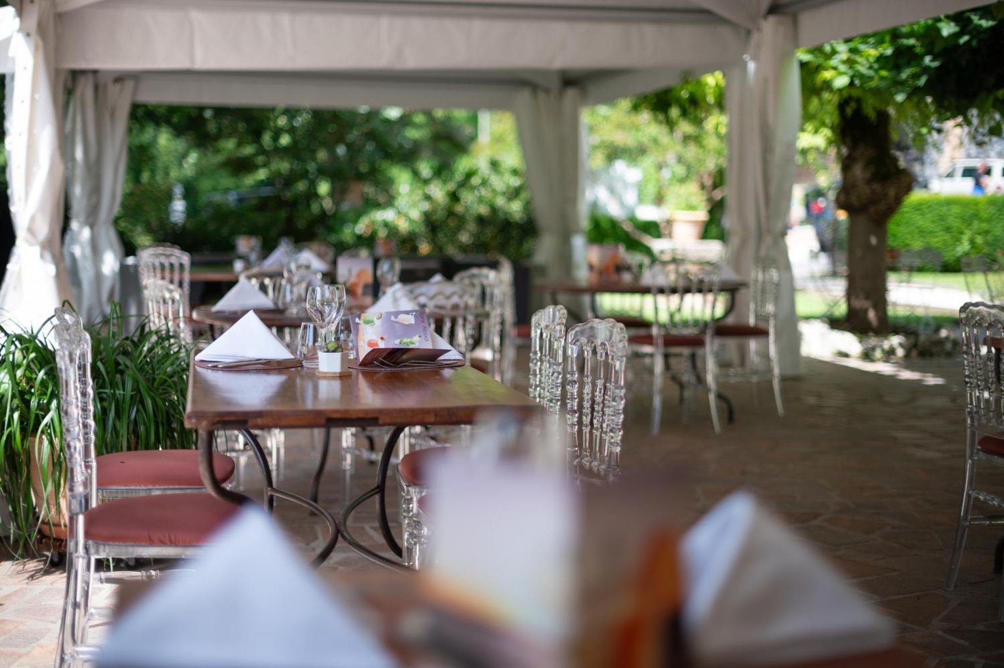 Logis Hotels - Hotel Restaurant Domaine Les Falaises Martel Exterior photo