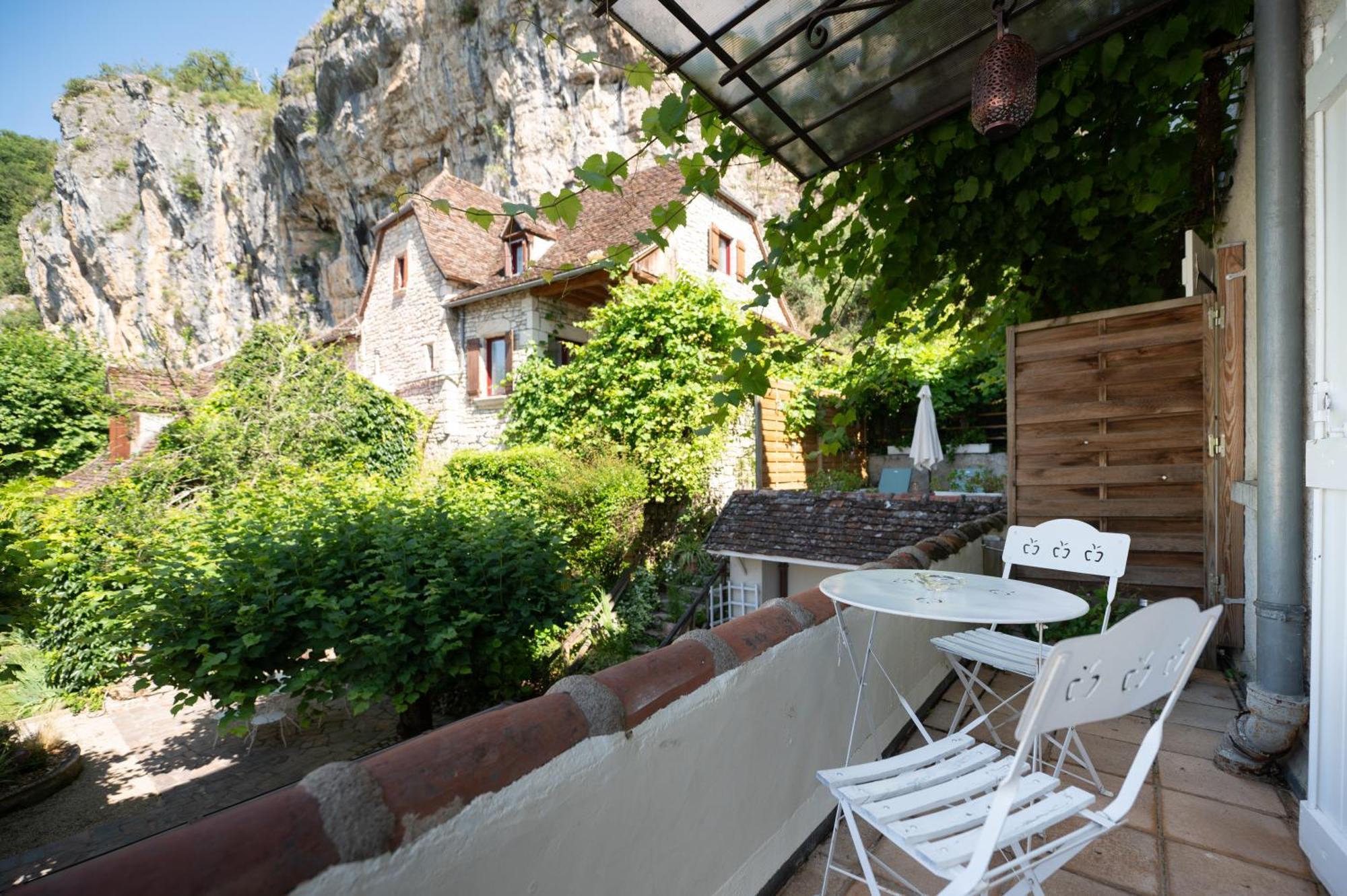 Logis Hotels - Hotel Restaurant Domaine Les Falaises Martel Exterior photo